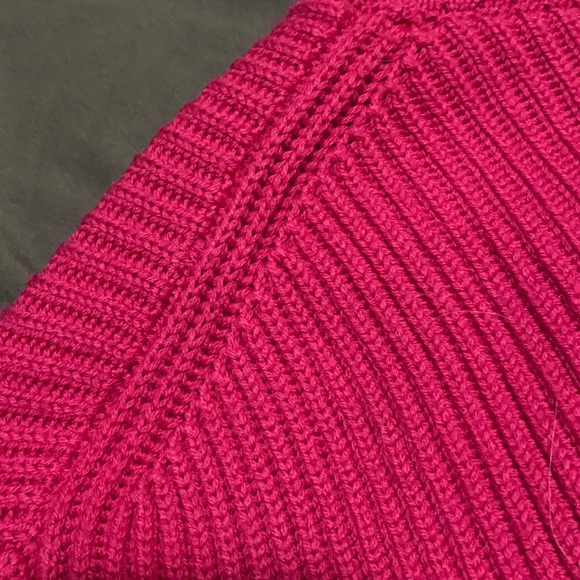 Babaton⭐️Guell Pink Sweater♥️EUC - Picture 15 of 15